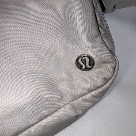 Lululemon Belt Bag Fanny Pack Crossbody Gray Logo On Strap - Picture 5 of 11